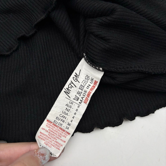 Nasty Gal Black Polyester Ribbed Scallop Hem Button Down Cropped Cardigan 8 - Picture 6 of 8